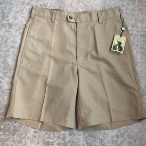Men’s golf shorts